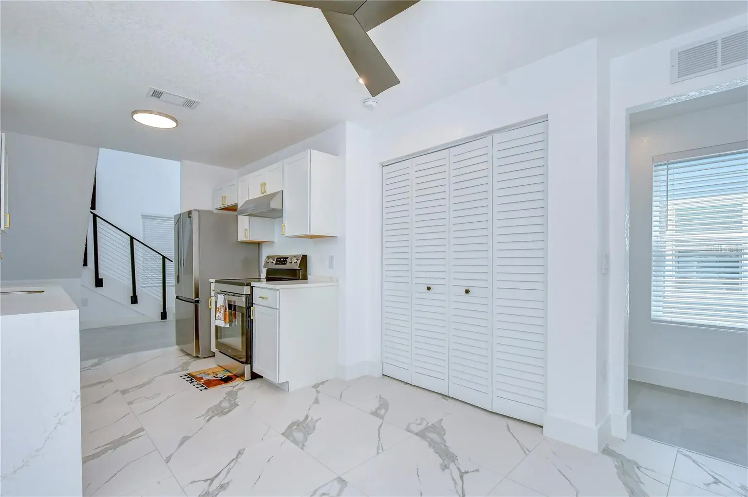 218 8TH AVENUE DRIVE W, BRADENTON, FL, photo 9 of 23