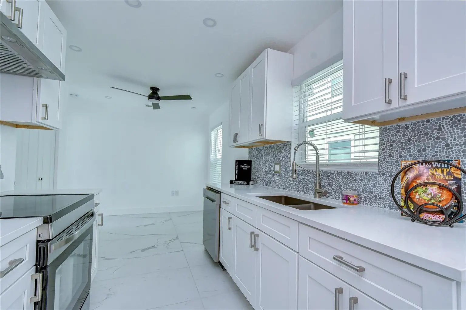 222 8TH AVENUE DRIVE W, BRADENTON, FL, photo 6 of 25