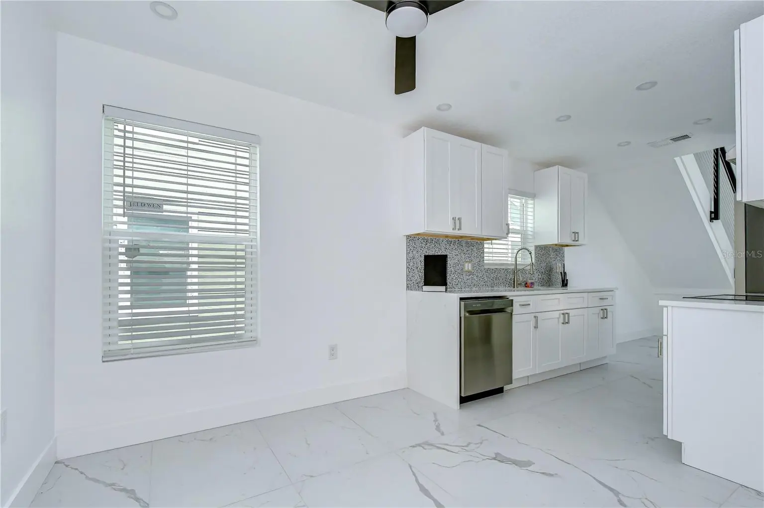 222 8TH AVENUE DRIVE W, BRADENTON, FL, photo 8 of 25