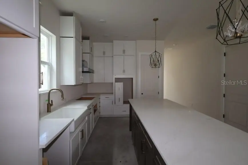1002 W CHARTER STREET, TAMPA, FL, photo 10 of 21