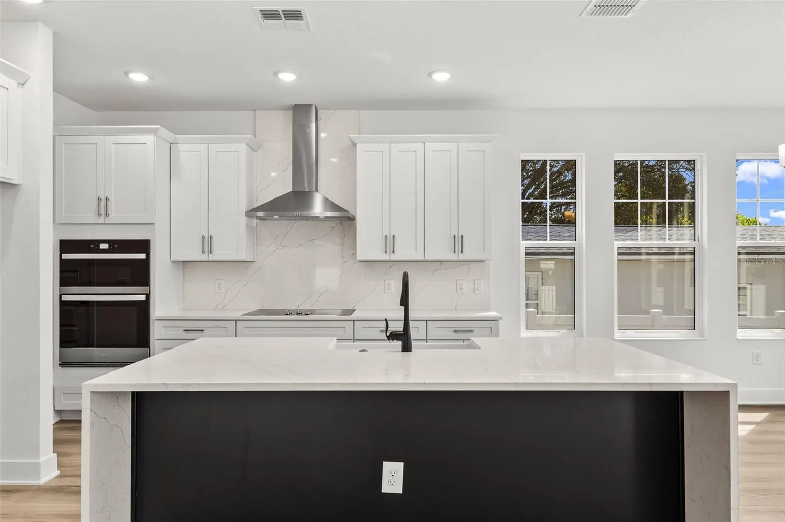 324 37TH AVENUE, ST PETERSBURG, FL, photo 4 of 42