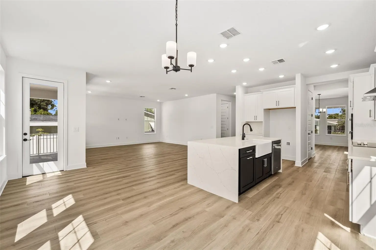 324 37TH AVENUE, ST PETERSBURG, FL, photo 10 of 42