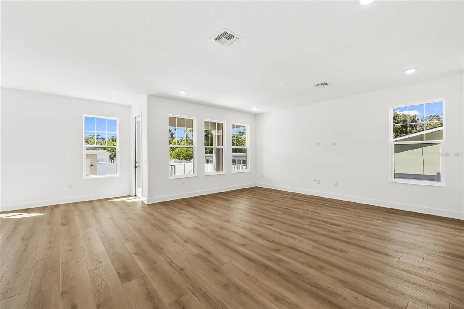 324 37TH AVENUE, ST PETERSBURG, FL, photo 11 of 42