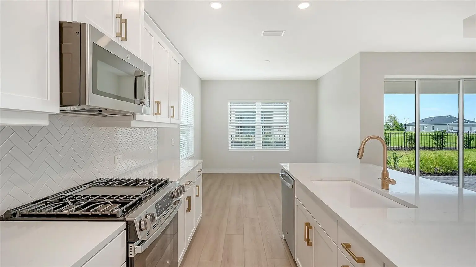 10005 POWELL AVENUE, PARRISH, FL, photo 10 of 33