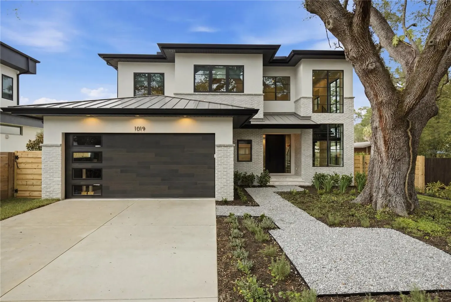 904 W FRIBLEY STREET, TAMPA, FL