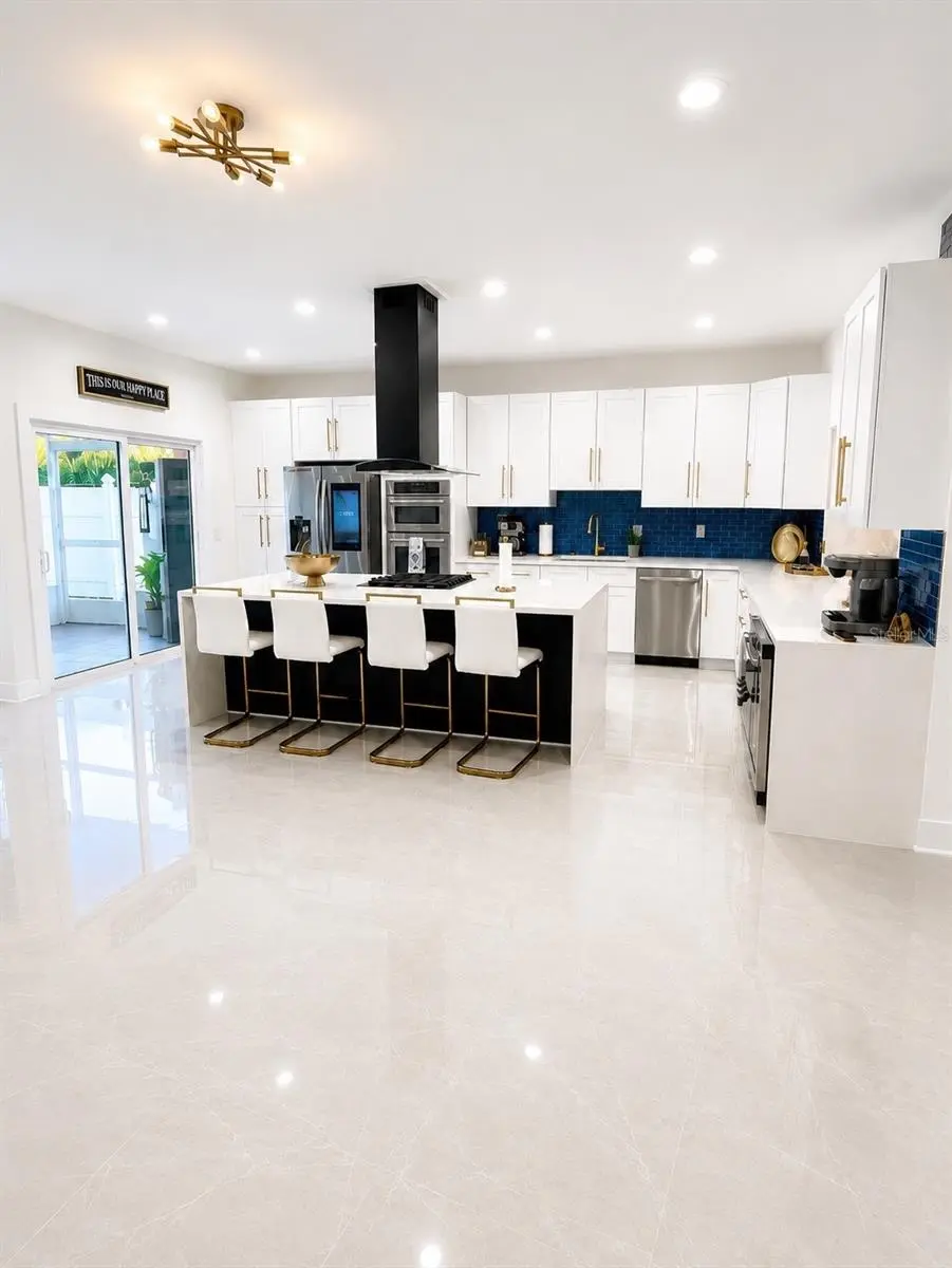 452 BATH CLUB BOULEVARD N, NORTH REDINGTON BEACH, FL, photo 5 of 19