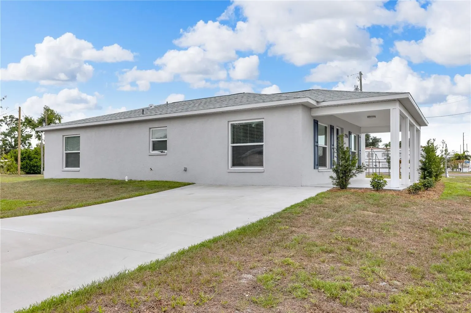 Meadow Lakes home, photo 6 of 8
