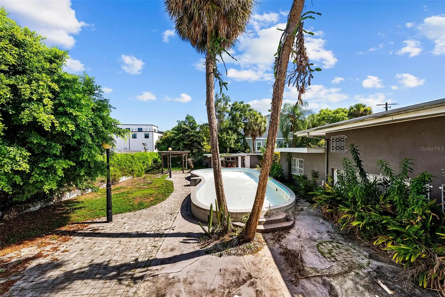 211 S SHORE CREST DRIVE, TAMPA, FL, photo 6 of 16