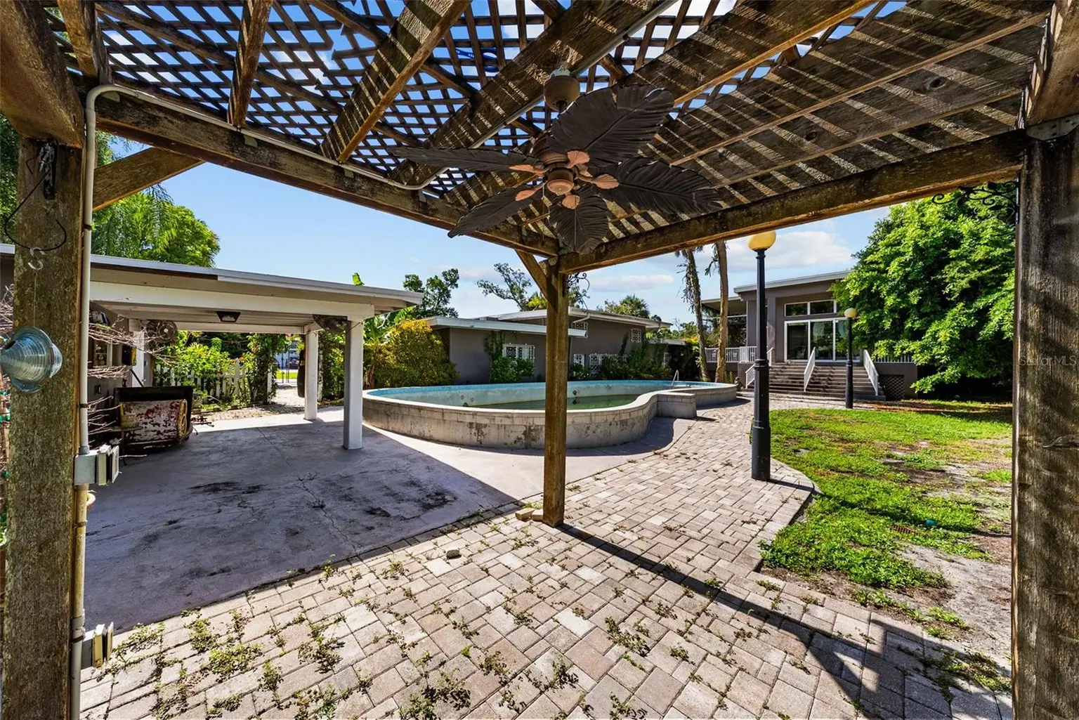 211 S SHORE CREST DRIVE, TAMPA, FL, photo 13 of 16