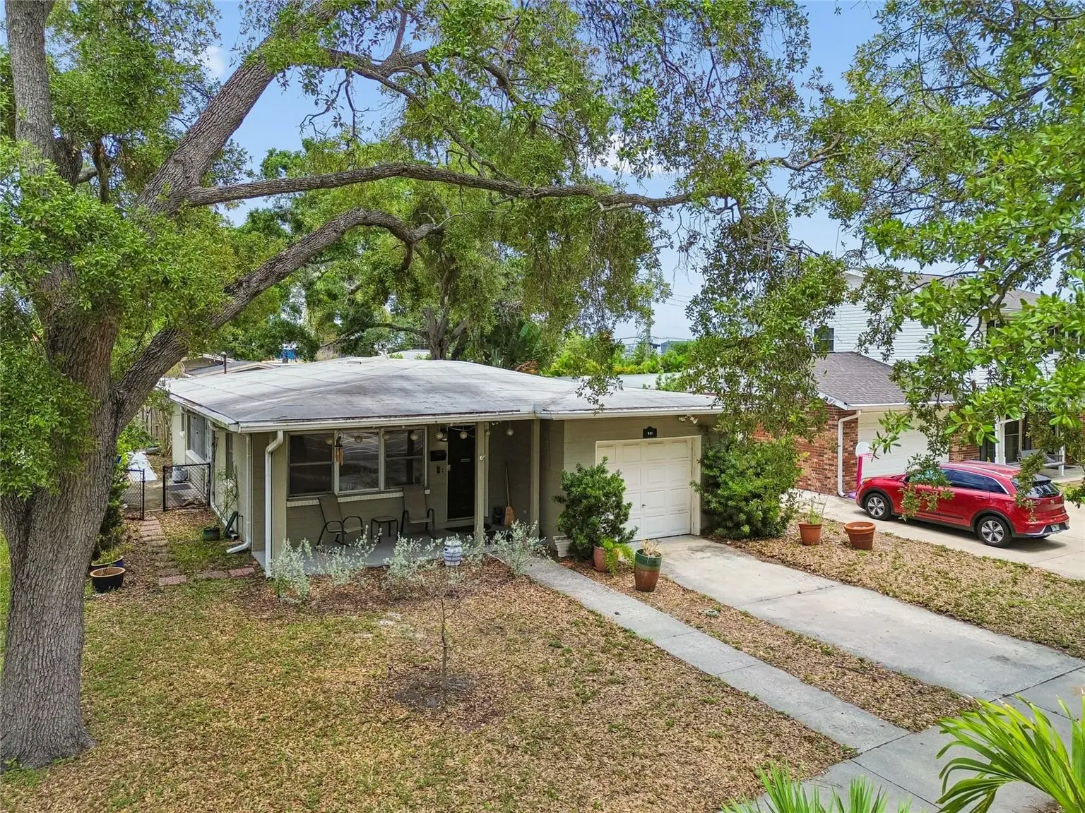 621 E DAVIS BOULEVARD, TAMPA, FL