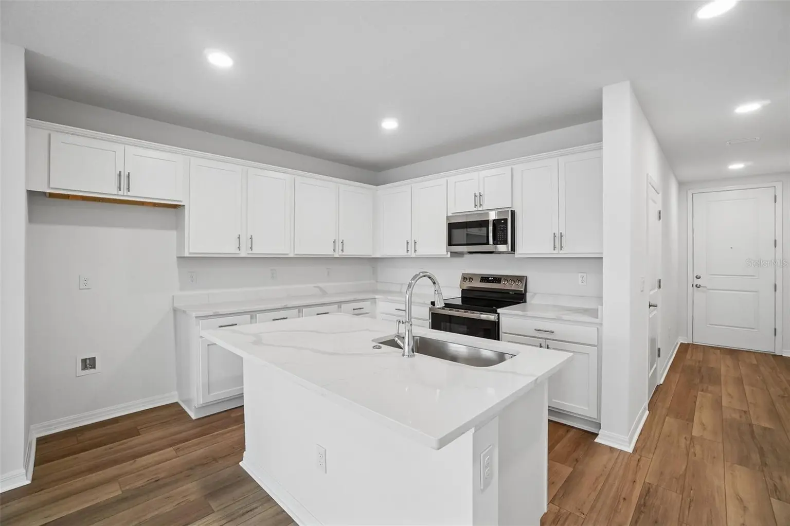 6844 HOLCOMBE DOWN DRIVE, ZEPHYRHILLS, FL, photo 11 of 30