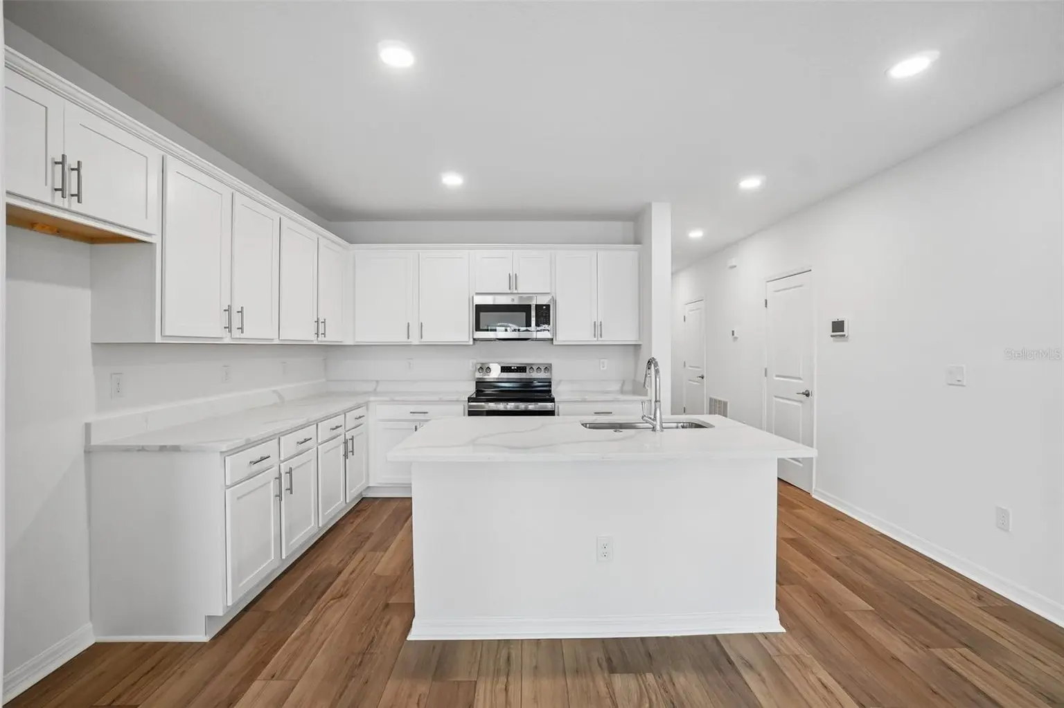 6844 HOLCOMBE DOWN DRIVE, ZEPHYRHILLS, FL, photo 12 of 30
