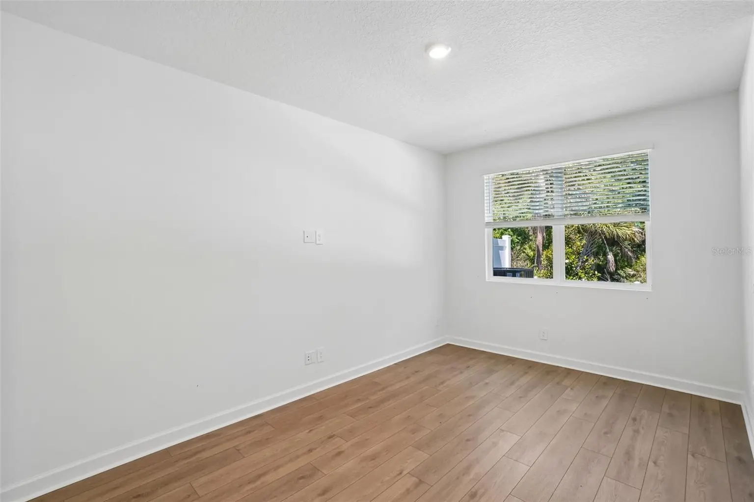 7556 DEER VALLEY CIRCLE, TAMPA, FL, photo 6 of 30