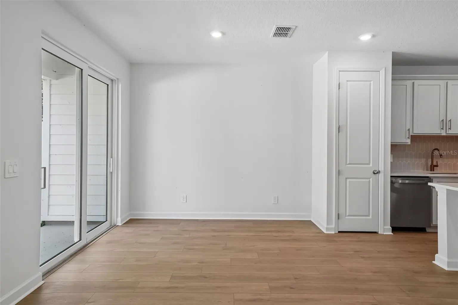 7556 DEER VALLEY CIRCLE, TAMPA, FL, photo 9 of 30