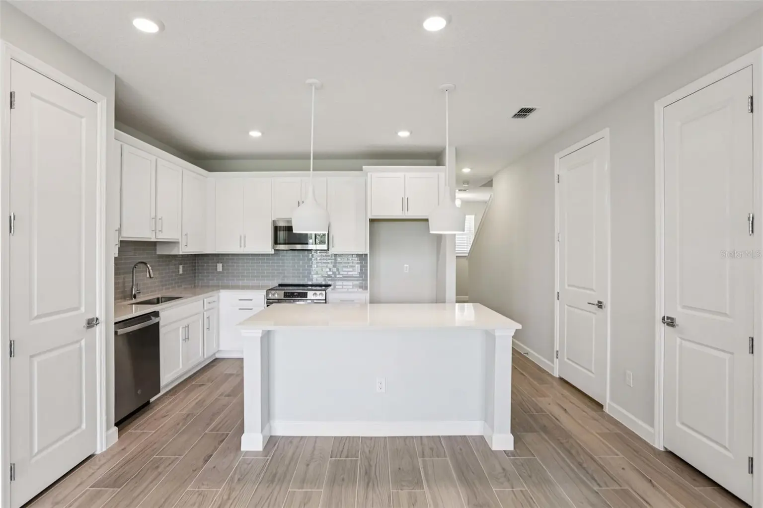 7558 DEER VALLEY CIRCLE, TAMPA, FL, photo 10 of 26