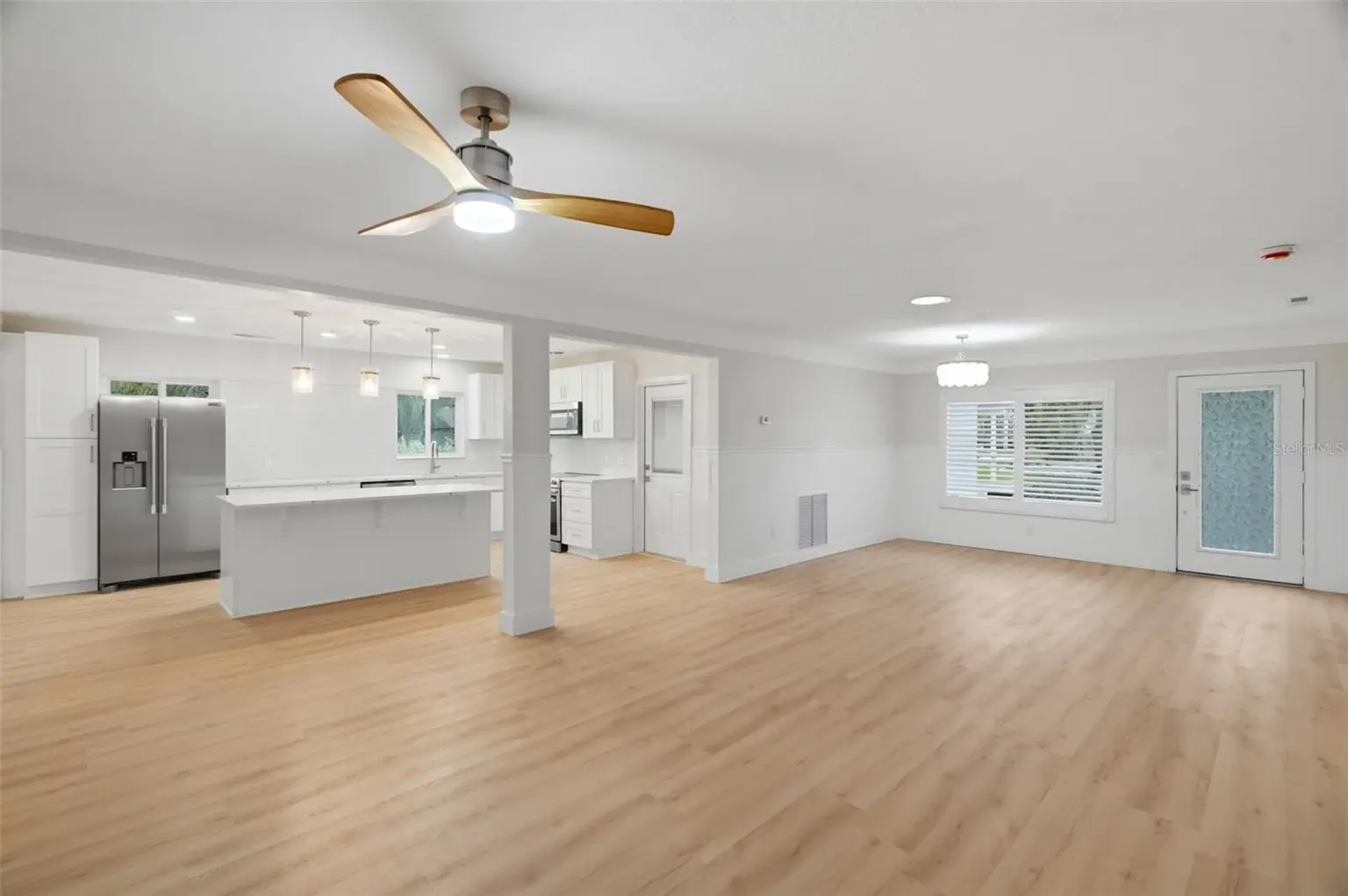 15814 3RD STREET E, REDINGTON BEACH, FL, photo 4 of 38