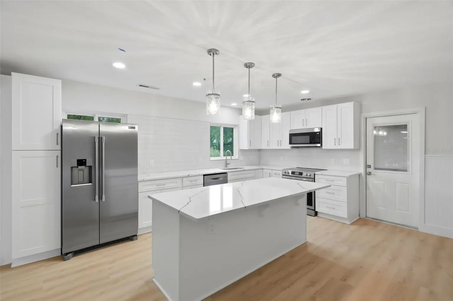 15814 3RD STREET E, REDINGTON BEACH, FL, photo 5 of 38