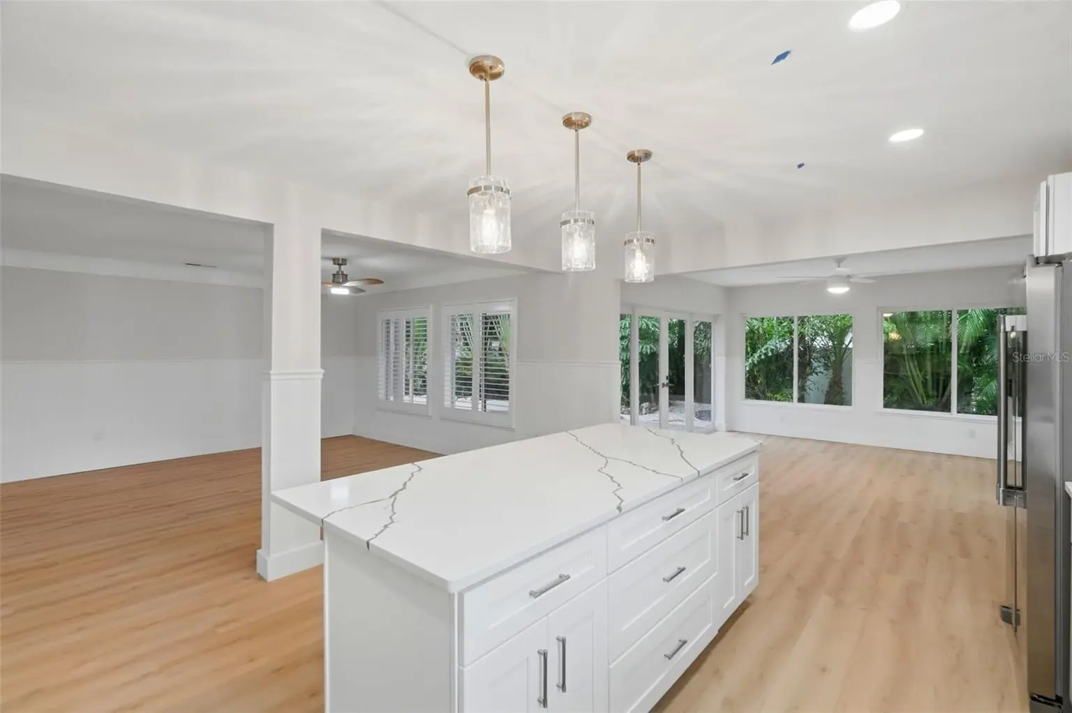 15814 3RD STREET E, REDINGTON BEACH, FL, photo 8 of 38