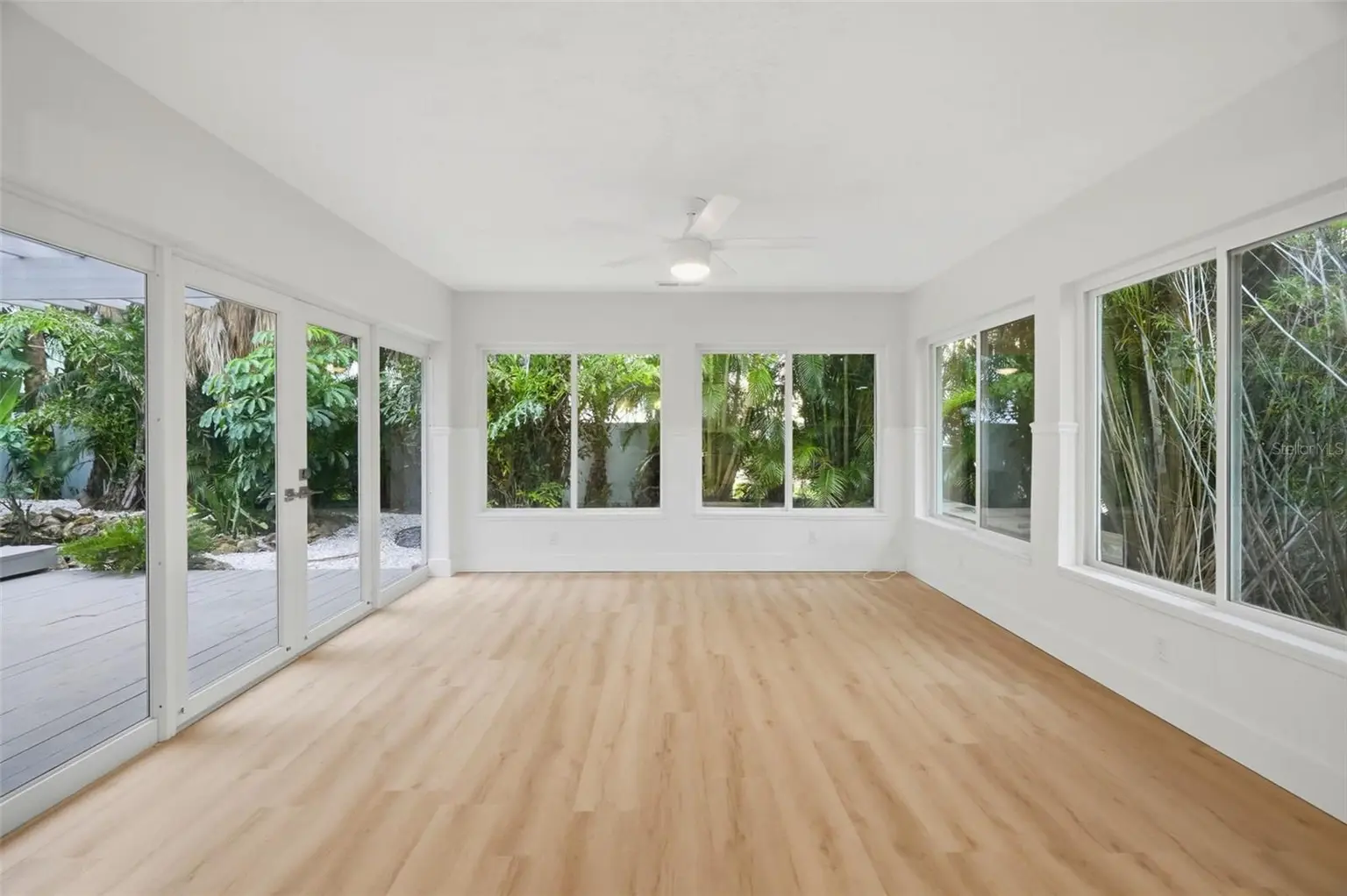 15814 3RD STREET E, REDINGTON BEACH, FL, photo 9 of 38