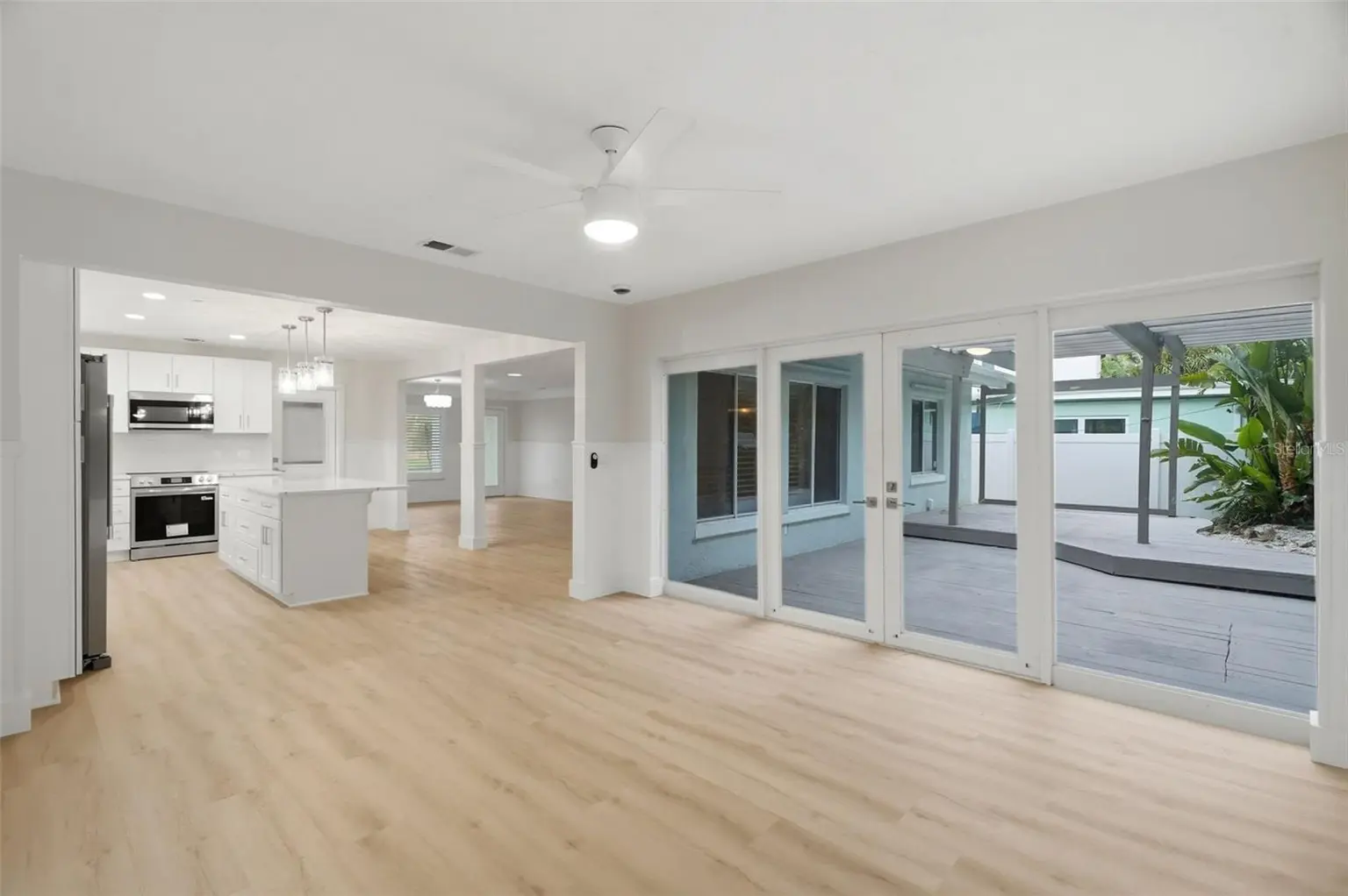15814 3RD STREET E, REDINGTON BEACH, FL, photo 10 of 38