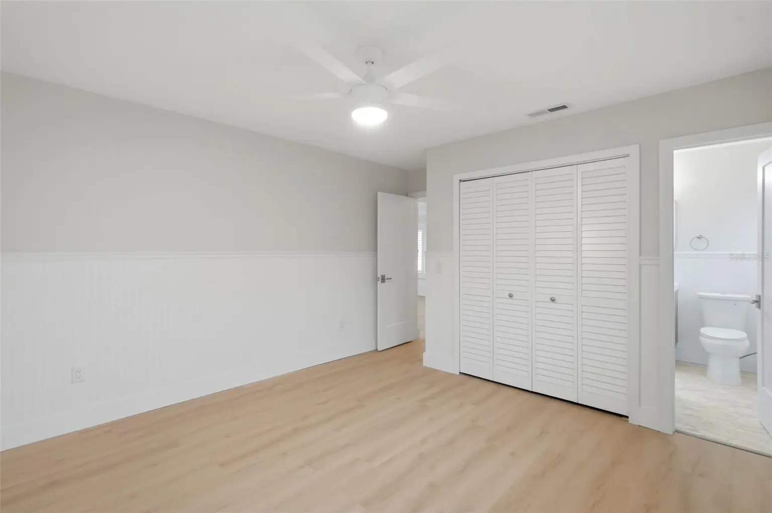 15814 3RD STREET E, REDINGTON BEACH, FL, photo 15 of 38