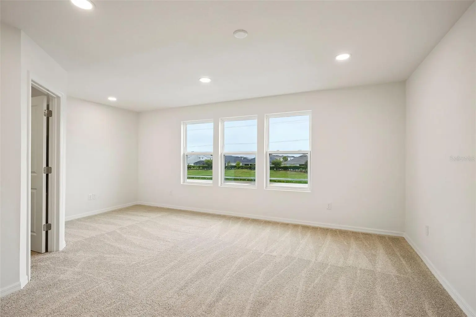 6848 HOLCOMBE DOWN DRIVE, ZEPHYRHILLS, FL, photo 15 of 32