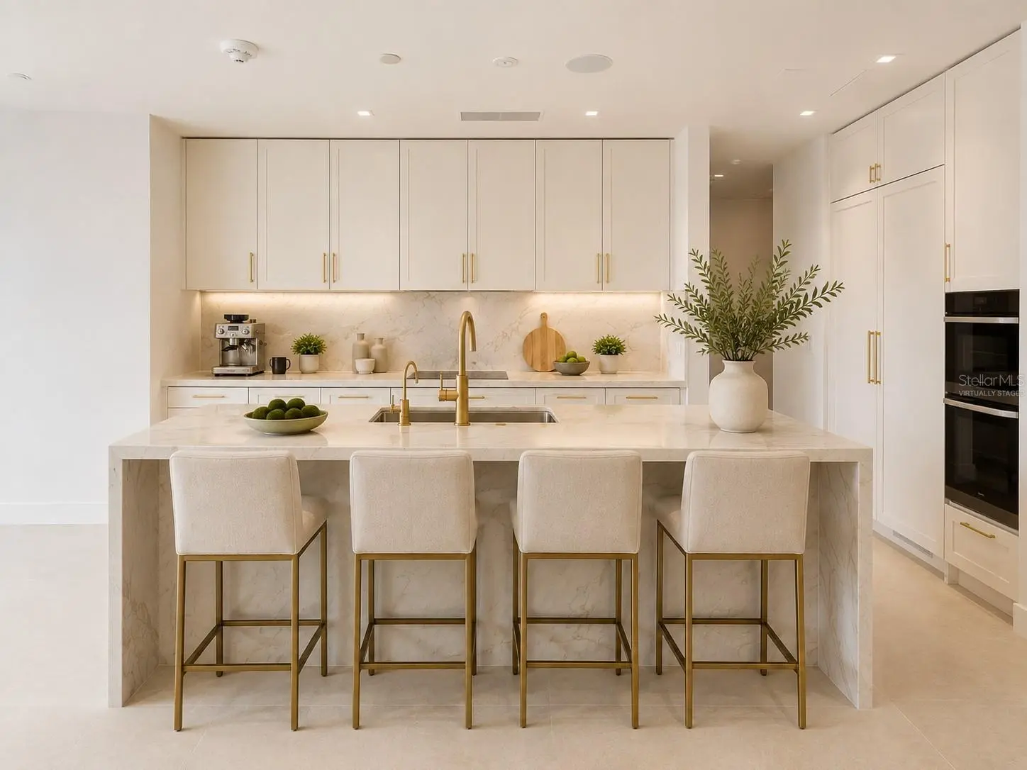 Ritz Carlton Residences Tower Ii home, photo 7 of 8