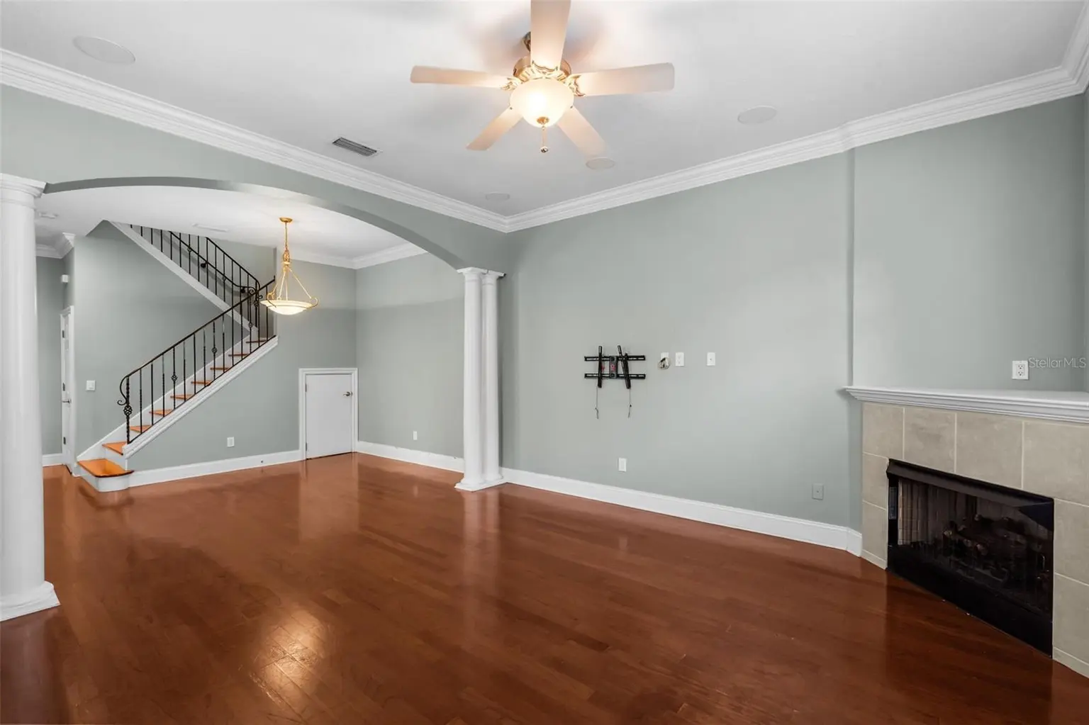 2419 VICTORIA GARDENS LANE, TAMPA, FL, photo 6 of 55