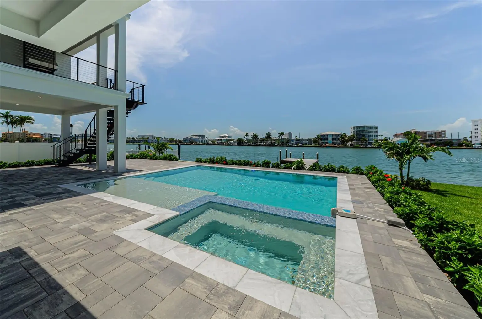 Paradise Island home, photo 4 of 8
