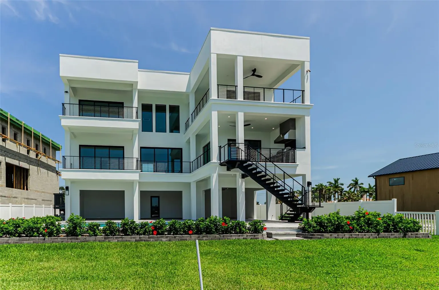 Paradise Island home, photo 6 of 8