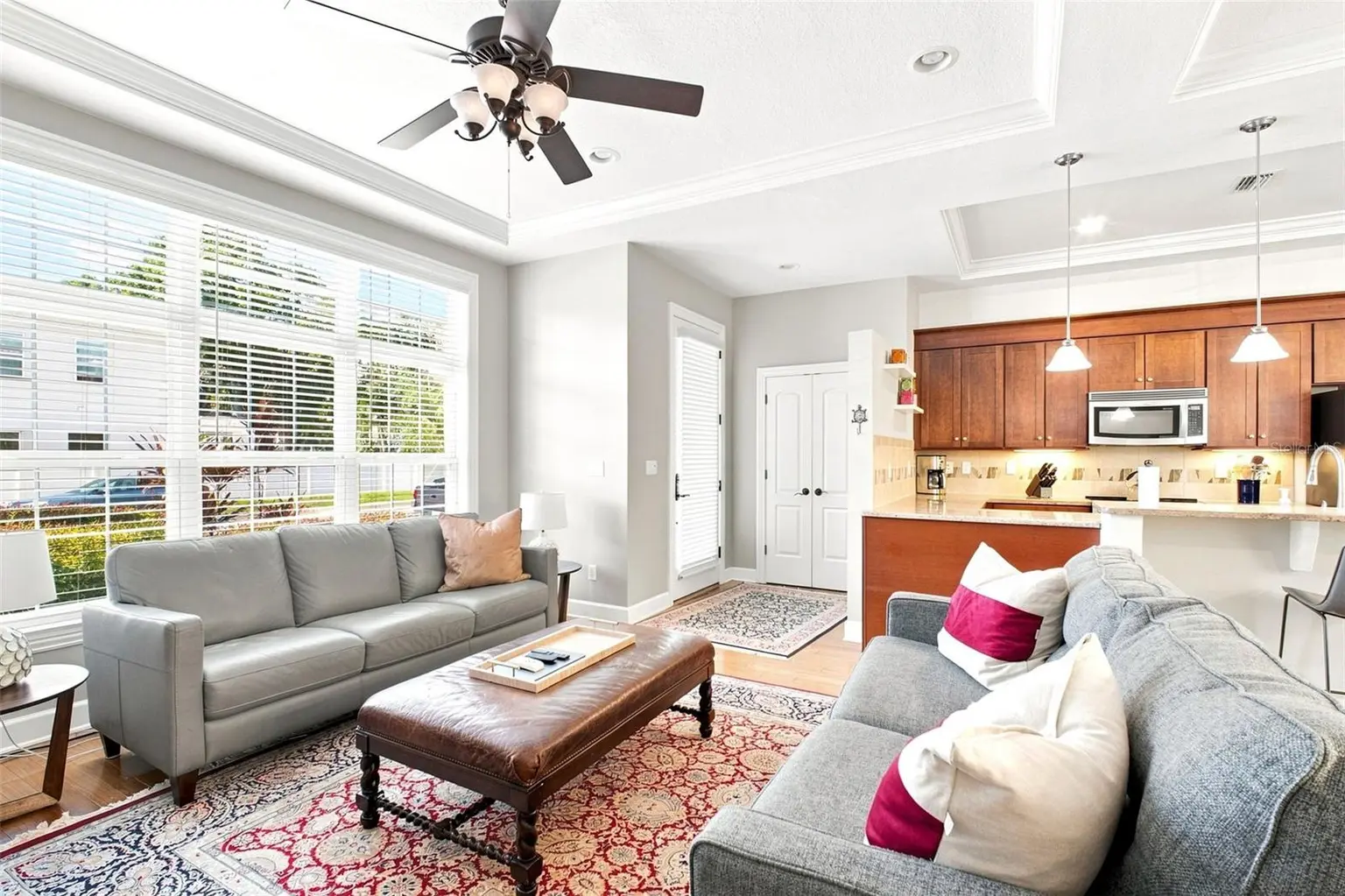 2557 W PLATT STREET, TAMPA, FL, photo 4 of 32