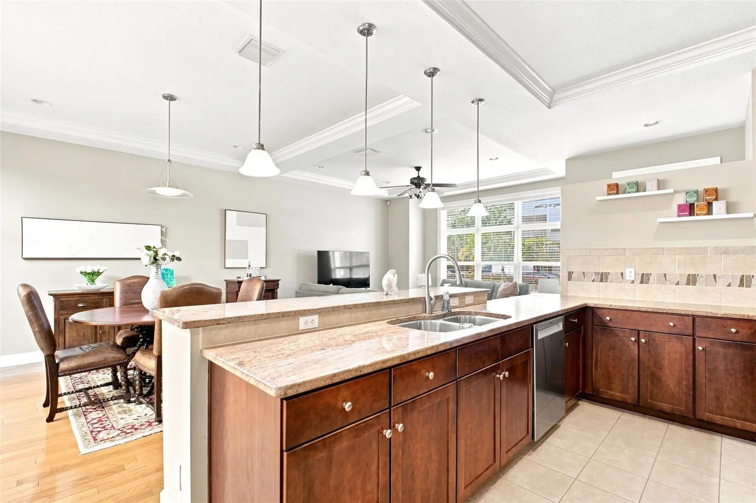 2557 W PLATT STREET, TAMPA, FL, photo 10 of 32