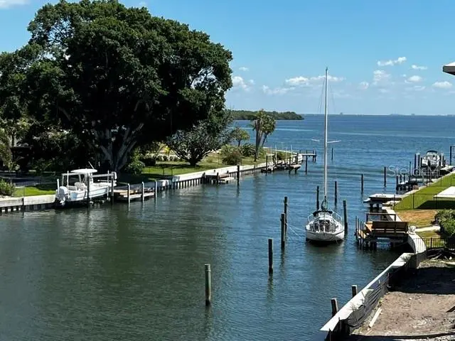 2051 ILLINOIS AVENUE NE, ST PETERSBURG, FL, photo 15 of 33