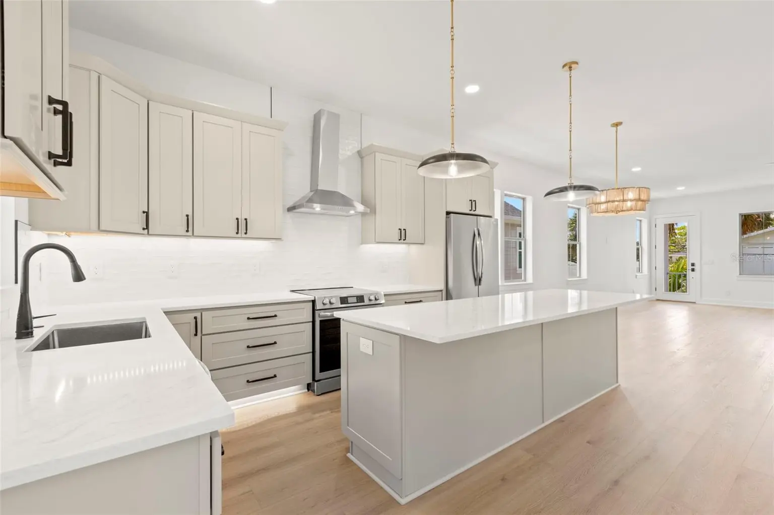 1858 MISSISSIPPI AVENUE NE, ST PETERSBURG, FL, photo 13 of 34