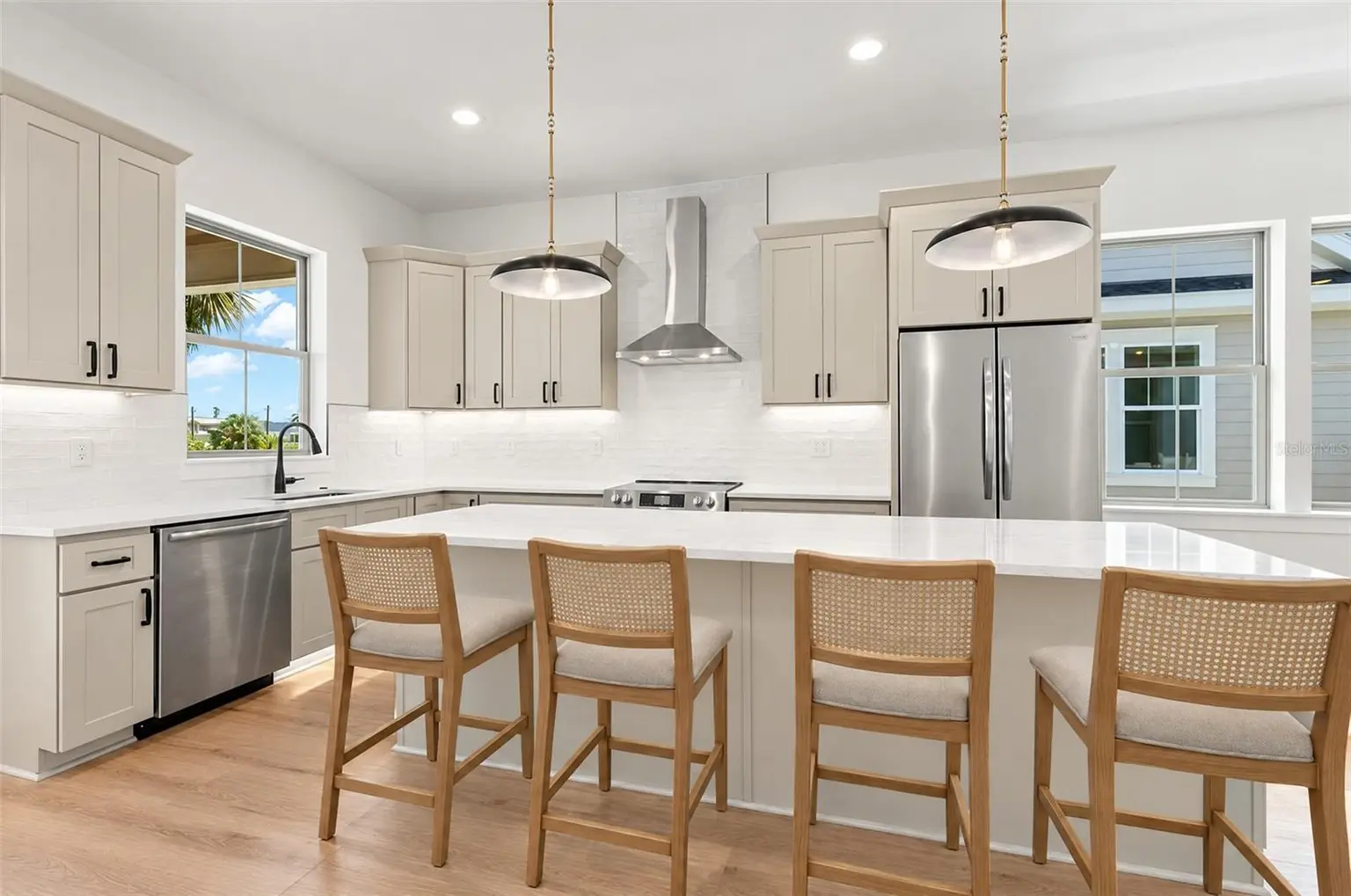 1858 MISSISSIPPI AVENUE NE, ST PETERSBURG, FL, photo 6 of 34