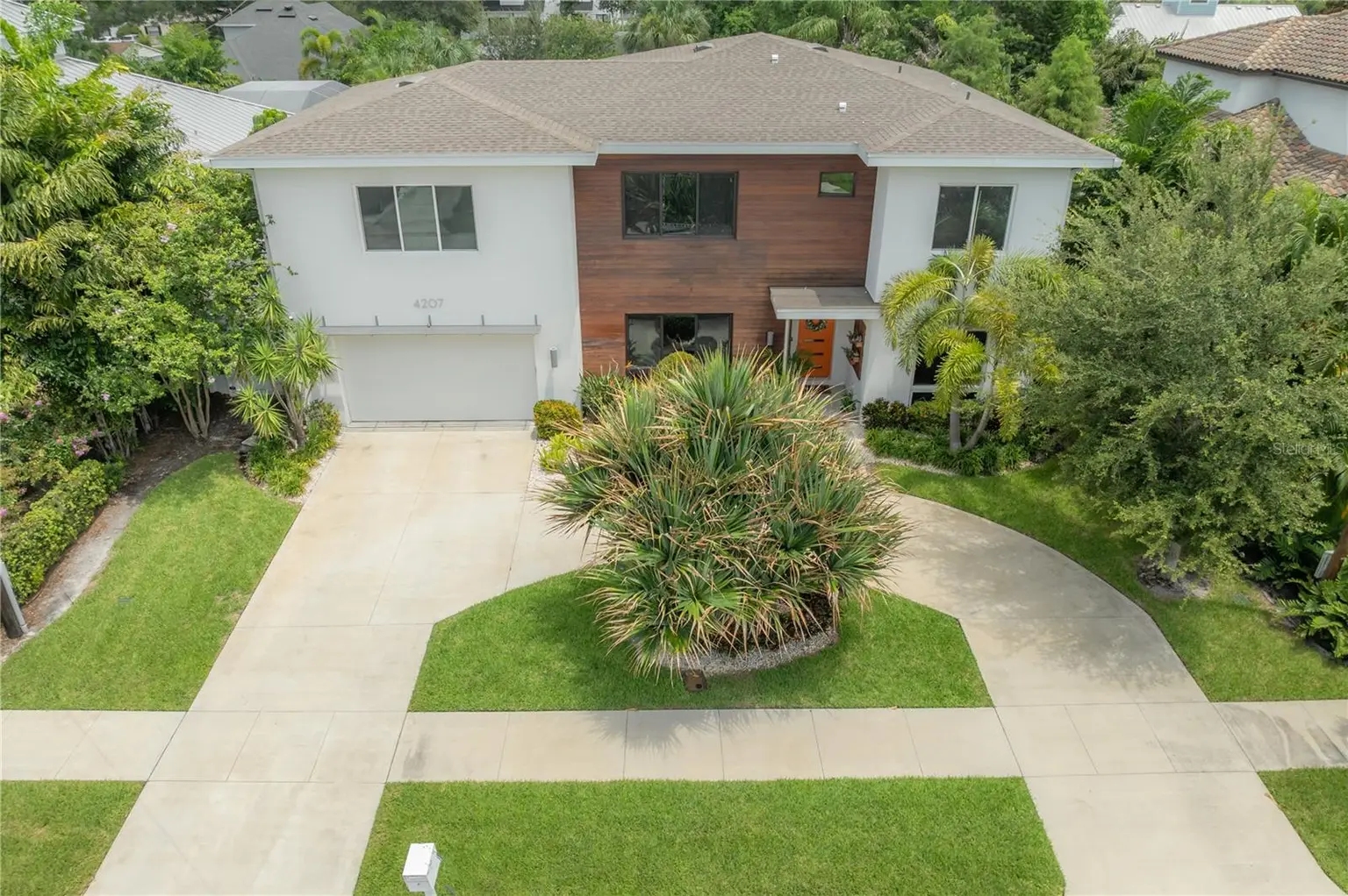 4207 W JETTON AVENUE, TAMPA, FL, photo 2 of 55
