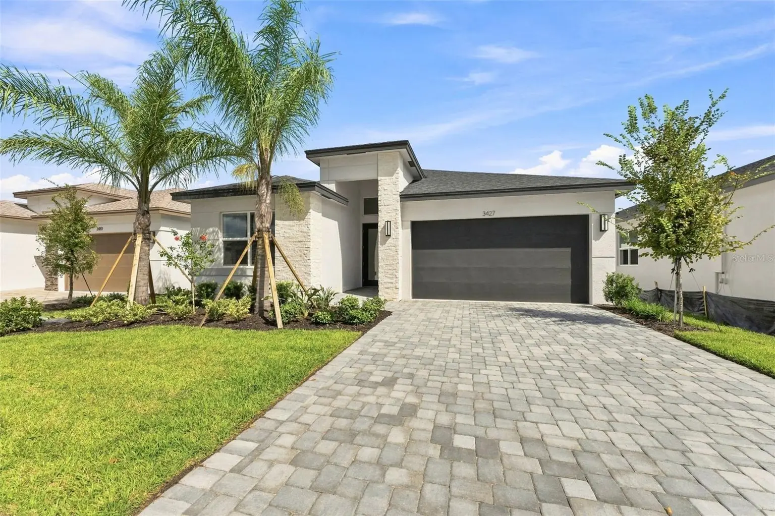 Valencia Ridge home, photo 2 of 8