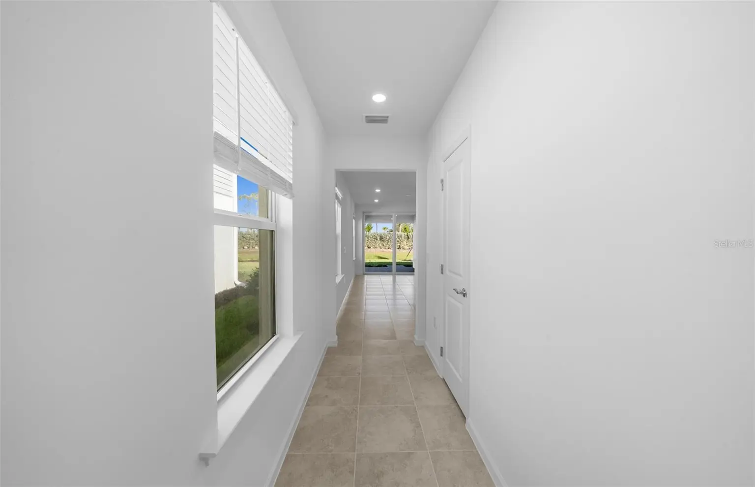 813 BALLEBY TRAIL, BRADENTON, FL, photo 4 of 28