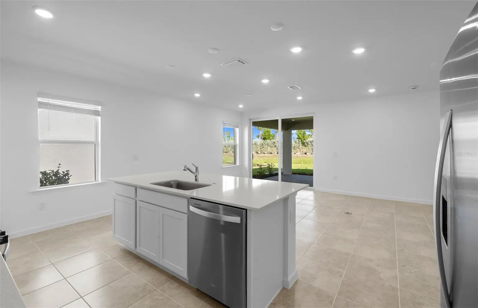 813 BALLEBY TRAIL, BRADENTON, FL, photo 9 of 28