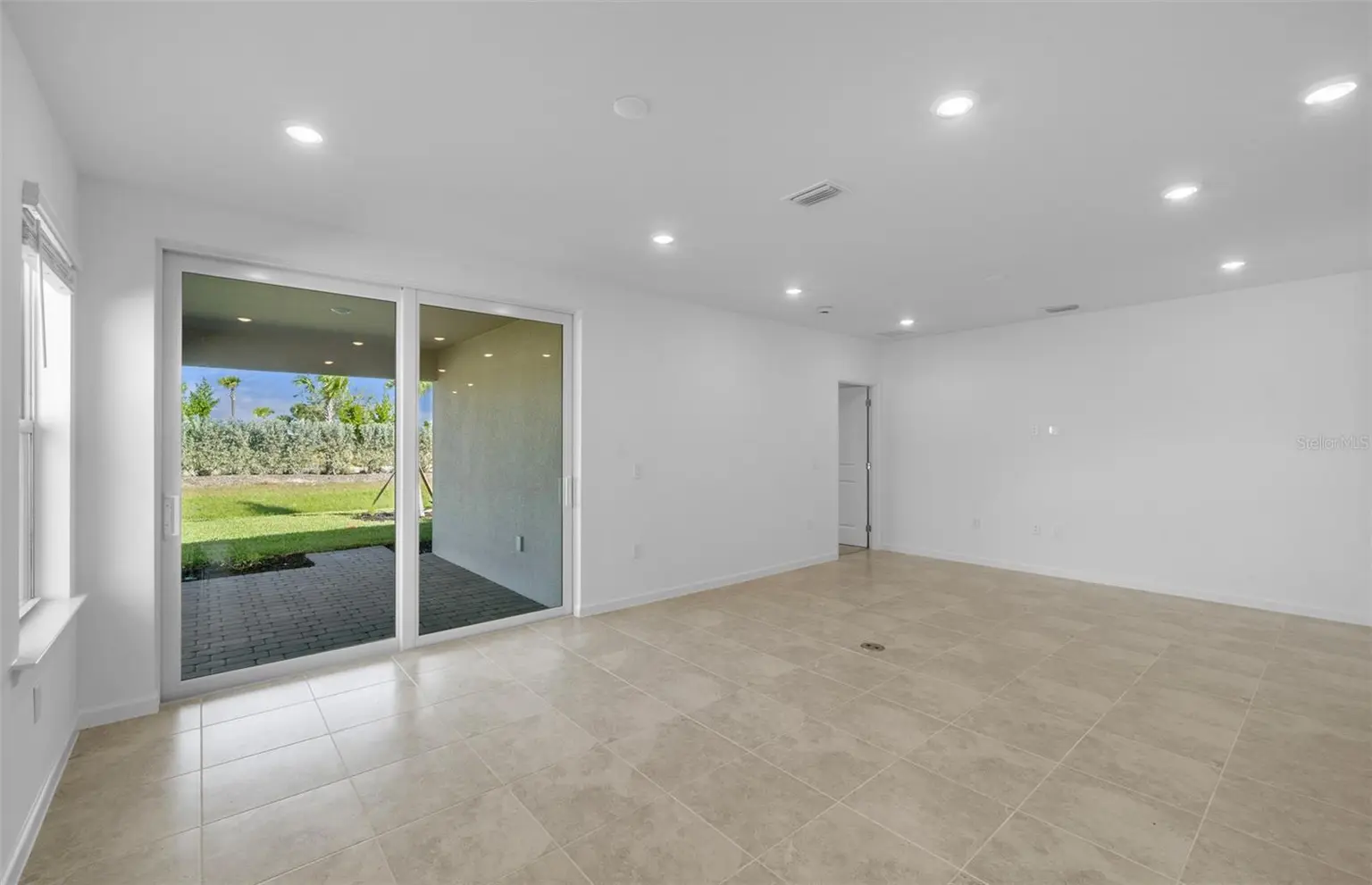 813 BALLEBY TRAIL, BRADENTON, FL, photo 10 of 28