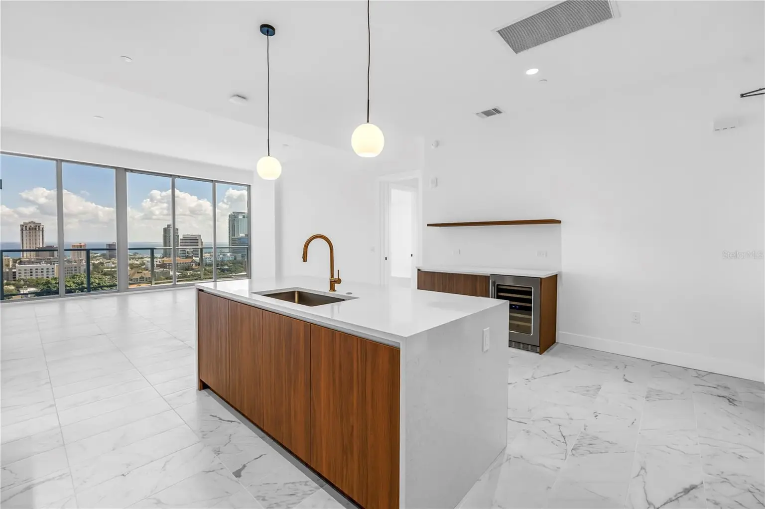 777 3RD AVENUE N #1704, ST PETERSBURG, FL, photo 11 of 35