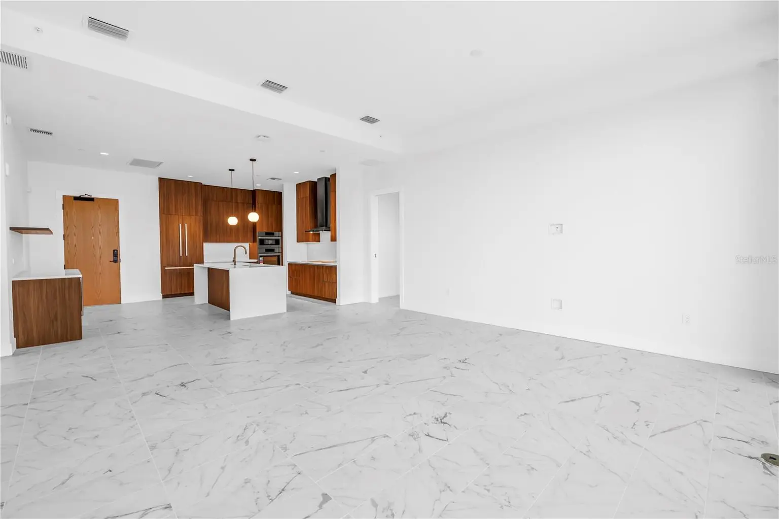 777 3RD AVENUE N #1704, ST PETERSBURG, FL, photo 17 of 35