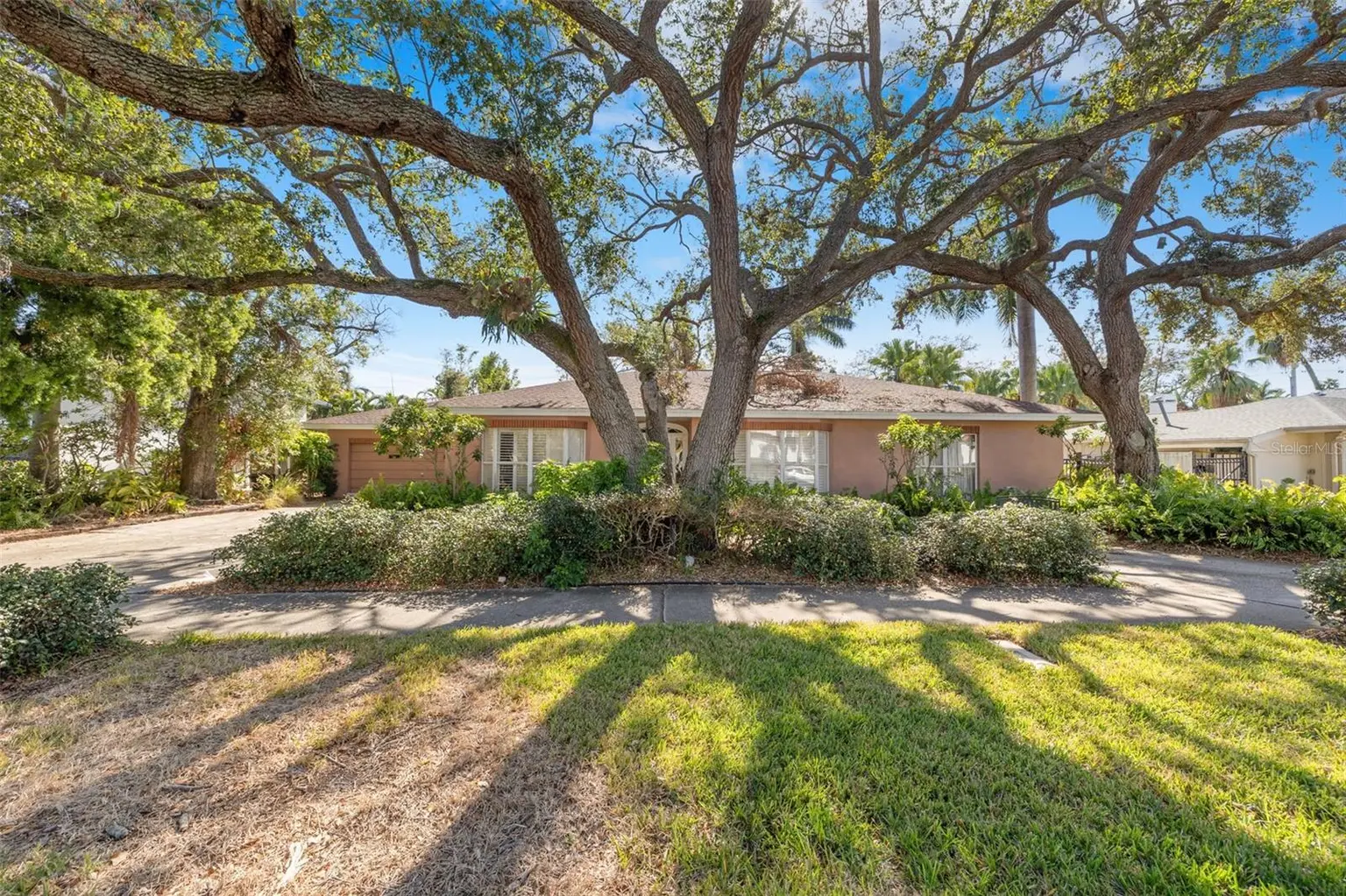 215 SNELL ISLE BOULEVARD NE, ST PETERSBURG, FL, photo 7 of 12