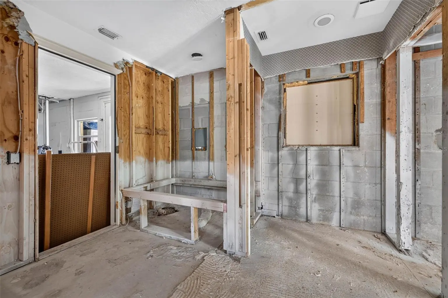 201 SNELL ISLE BOULEVARD NE, ST PETERSBURG, FL, photo 18 of 30