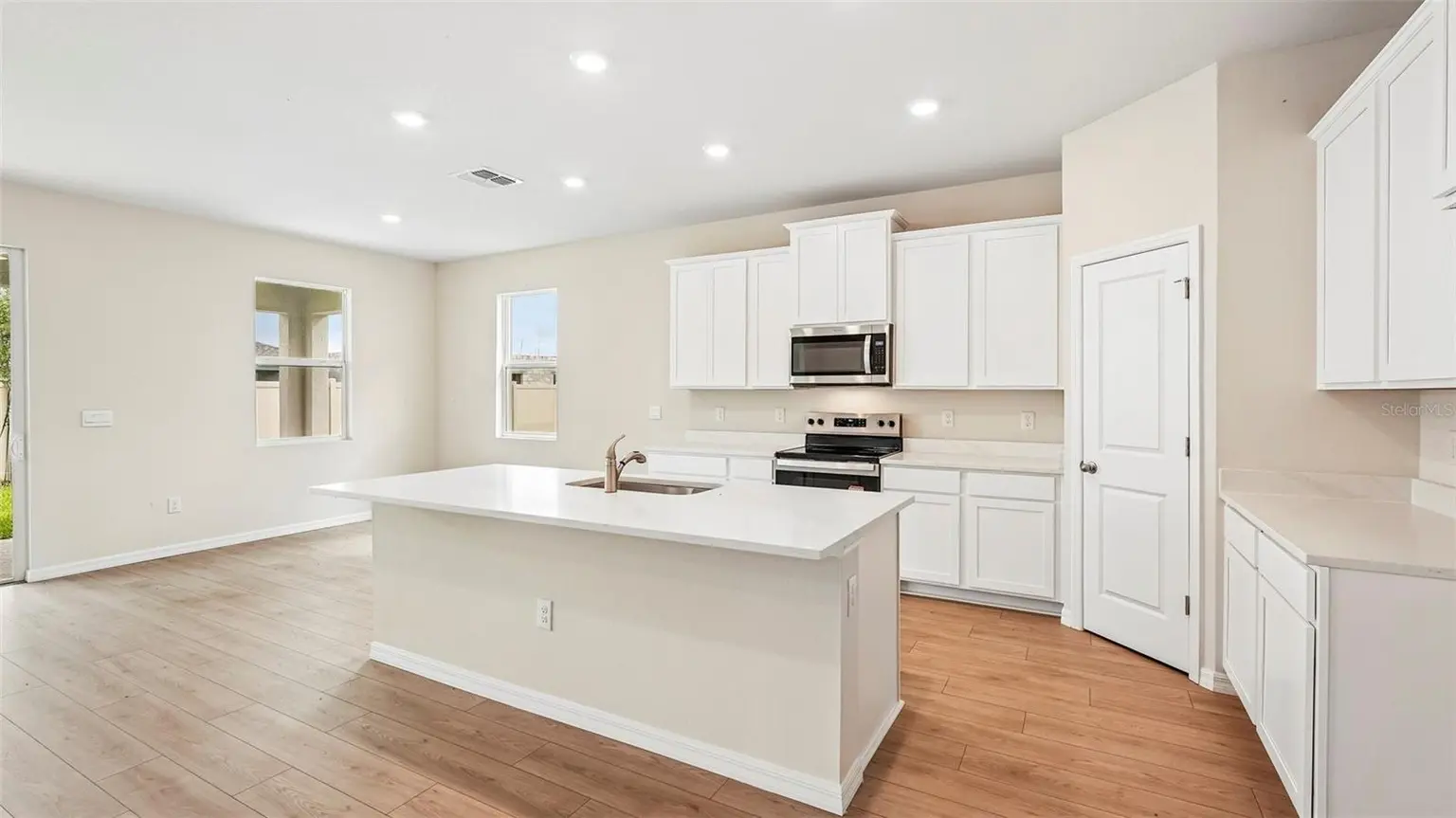 2814 FISHERY COURT, LAKEWOOD RANCH, FL, photo 4 of 55