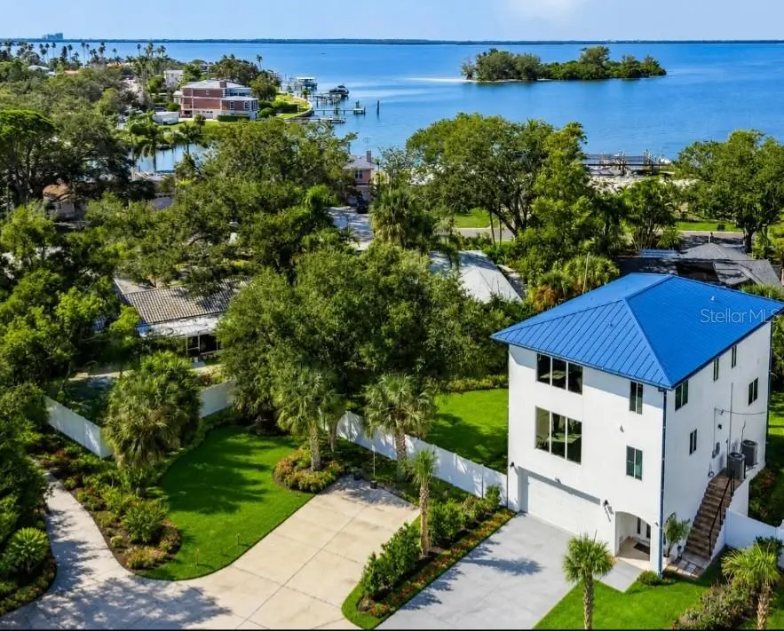 Dunedin Shores home, photo 5 of 8