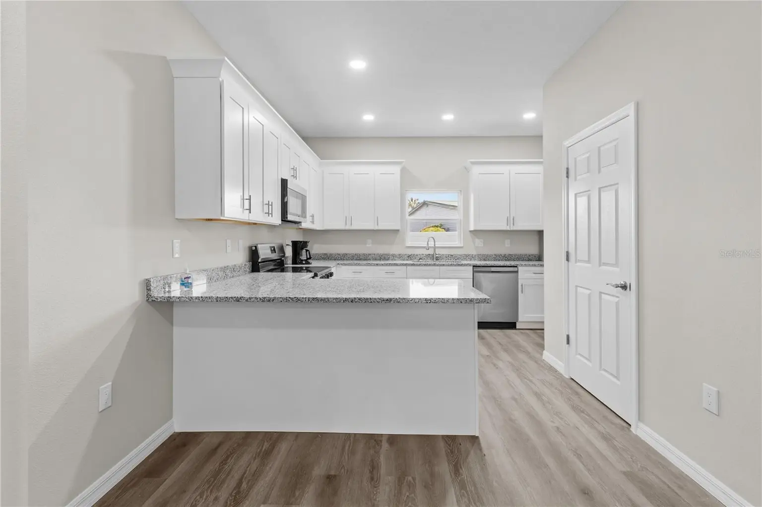 5017 FINDERS COURT, TAMPA, FL, photo 9 of 40