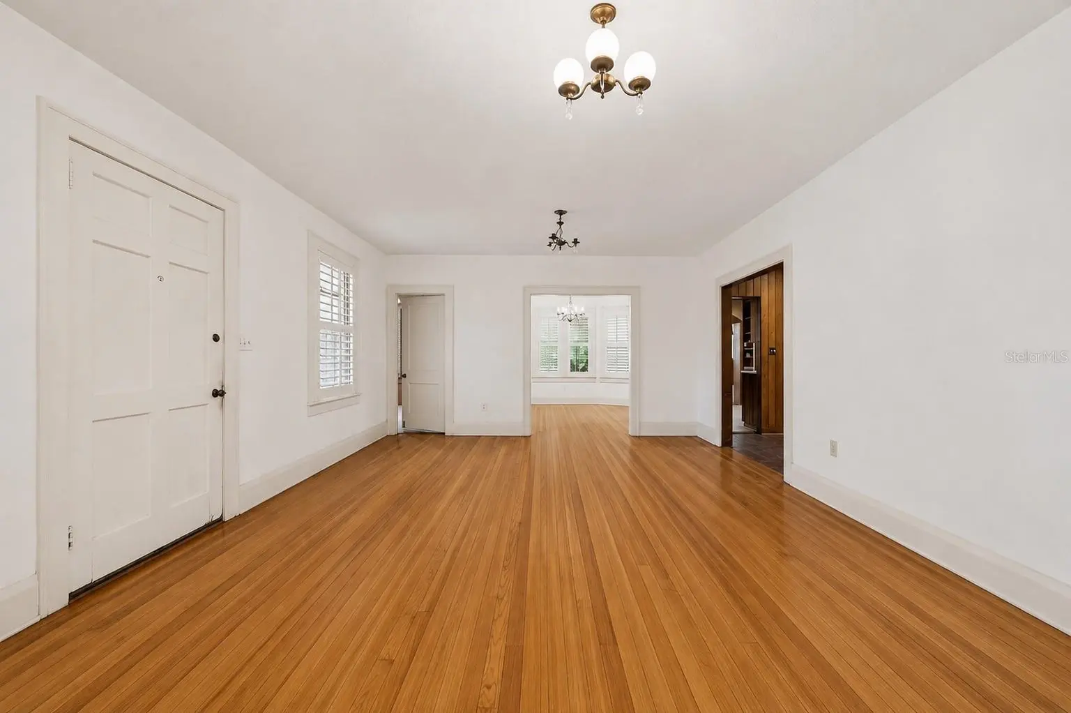 3123 W OAKLYN AVENUE, TAMPA, FL, photo 6 of 33