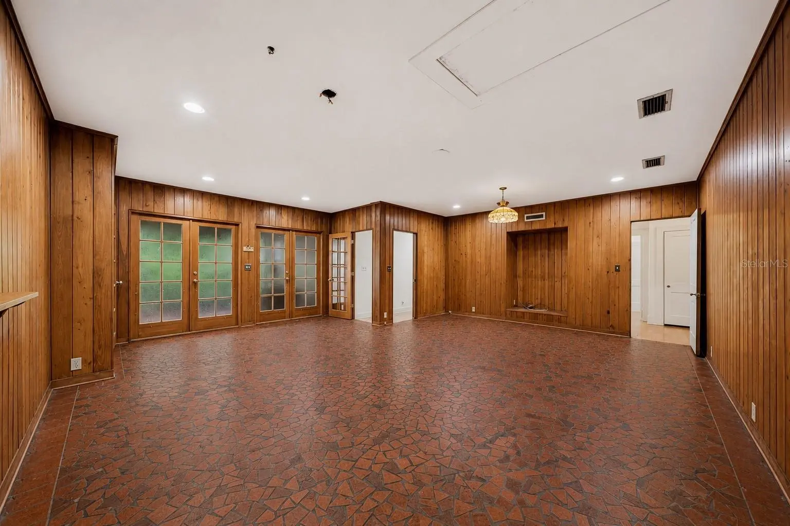 3123 W OAKLYN AVENUE, TAMPA, FL, photo 15 of 33