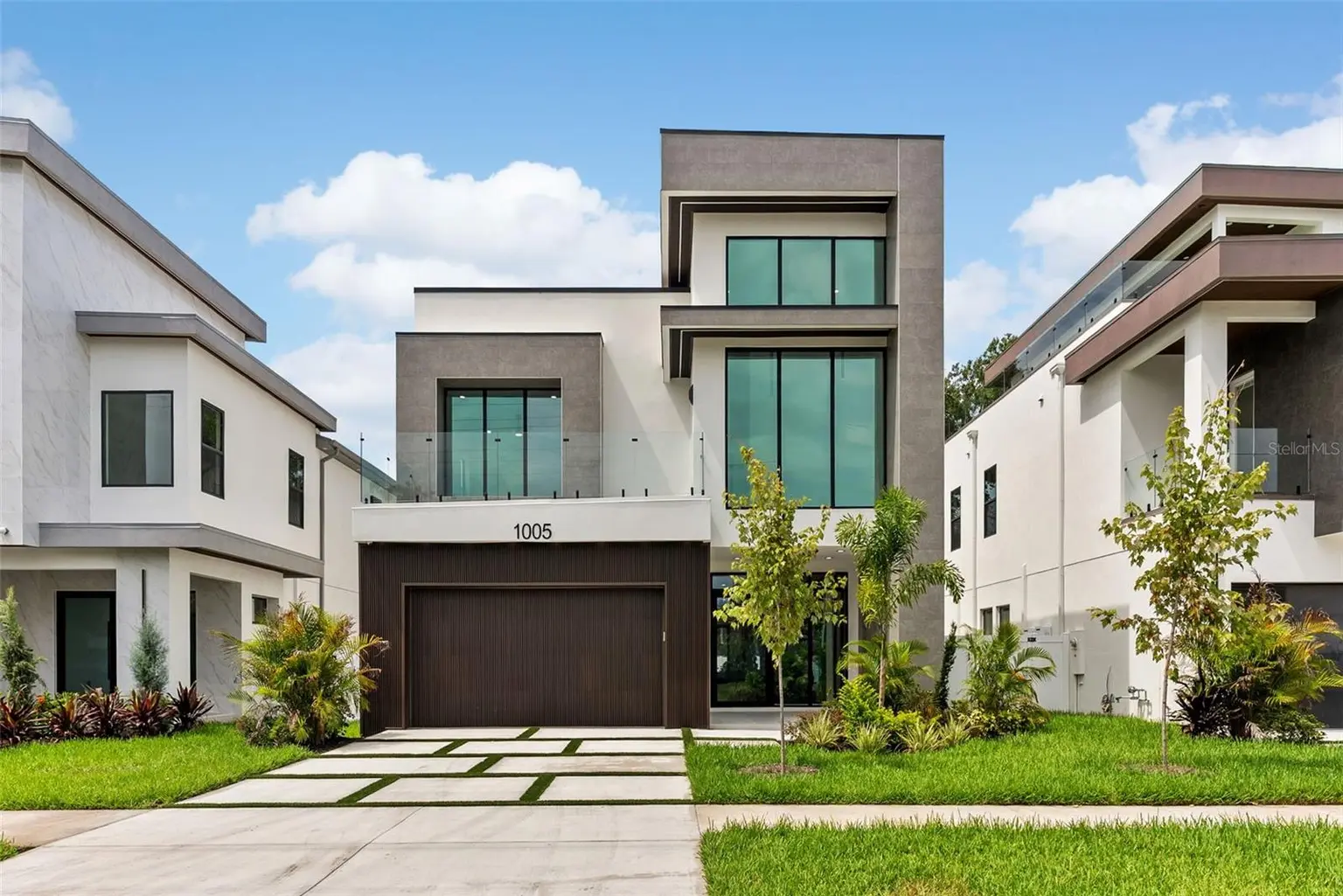 1005 W BRADDOCK STREET, TAMPA, FL, photo 2 of 55